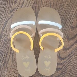Reef Yellow and White Sandals Vibrant Comfort